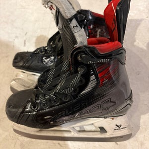 2023 Bauer Vapor X5 Pro Hockey Skates Extra Wide Width Size 2 (Used)