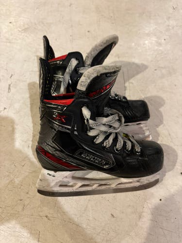 2019 Bauer Vapor 2X Hockey Skates Regular Width 13.5 (Used)