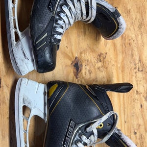 2012 Bauer Supreme One.8 Hockey Skates 10 (Used)