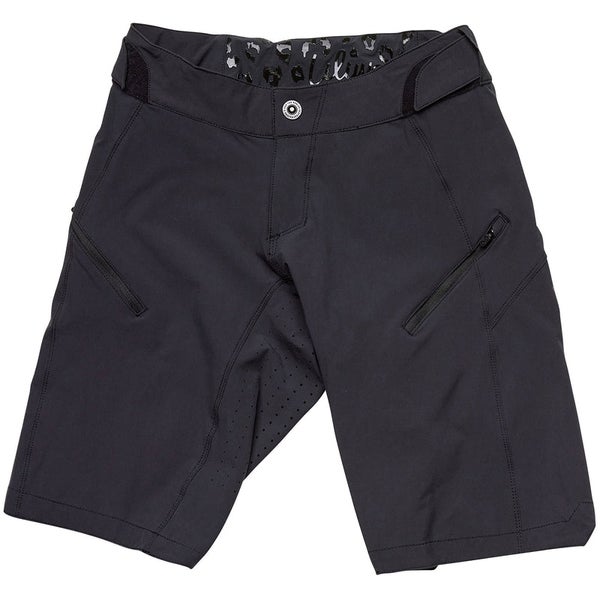WOMENS LILIUM SHORT; BLACK MD (New)
