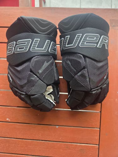 Bauer Vapor Flylite Gloves 12" All Black