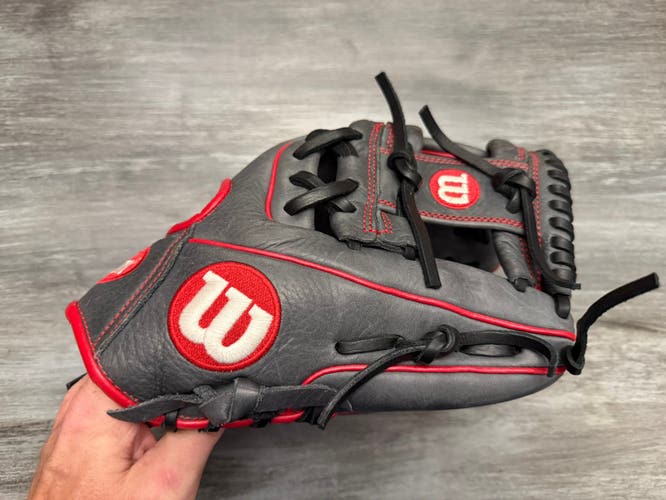 Wilson A1000 RH Infield Baseball Glove 11.5" (New)