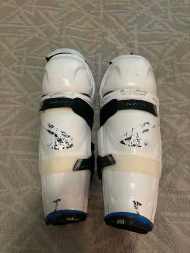 Bauer Vapor Flylite Shin Pads, Intermediate Size 14”