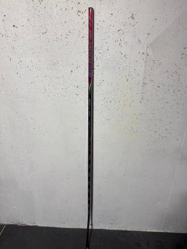 Senior Bauer Fuse Right Handed Hockey Stick P28 70 Flex - Red (New)