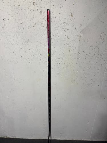 Senior Bauer Fuse Right Handed Hockey Stick P92 77 Flex - Red (New)