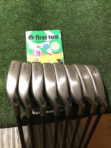 Callaway Hawkeye VFT Irons Set (3-PW) Seniors Light System 55 Graphite Shafts