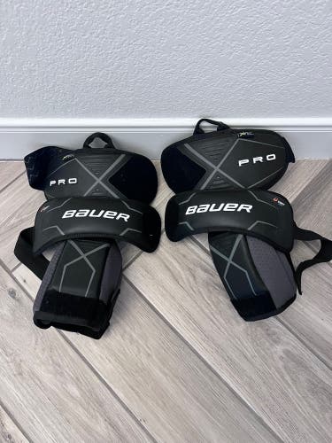 Bauer Pro knee guard - Senior.