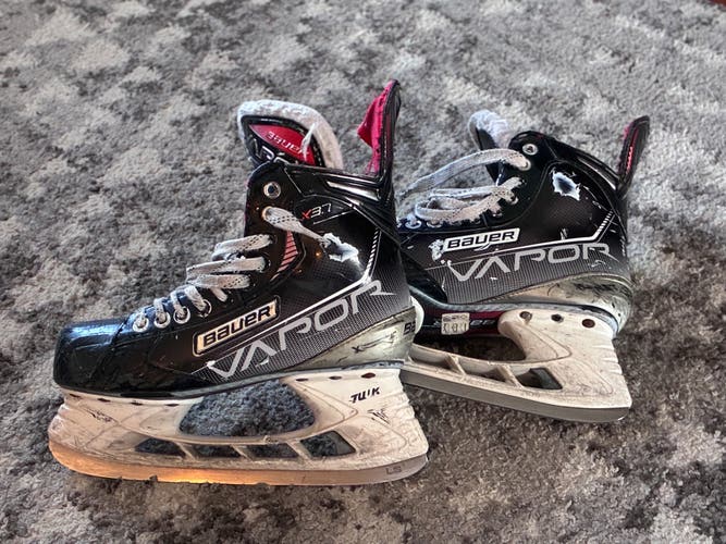 Black/White Bauer Vapor X Hockey Skates Regular Width Size 6 (Used)