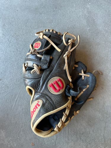 2022 Wilson A1000 RH Infield Baseball Glove 11.25" (Used)