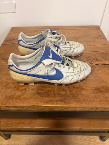 Nike tiempo men’s soccer cleats size 12
