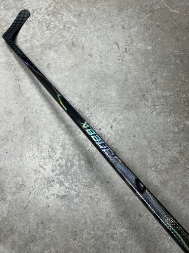 82 Flex P28 Senior Bauer Flylite Right Hand Hockey Stick Pro Stock (New)