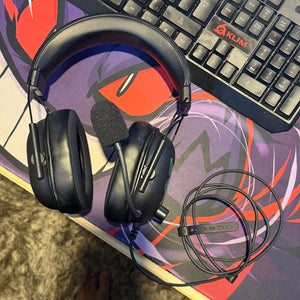 Razer Gaming wired Headset with Microphone for PC Xbox or PlayStation or switch
 (Used)