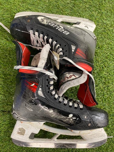 Bauer Vapor X5 Pro Hockey Skates | Intermediate Size 6.5 (Fit 2)