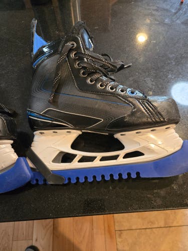 Bauer Nexus N2700 Hockey Skates 8.5 (Used)