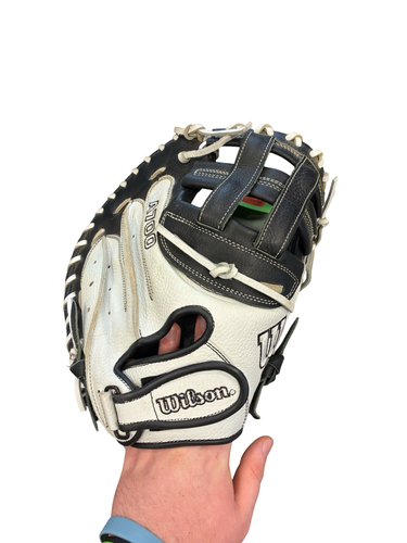 Used Wilson A700 BB/SB Catchers RH Throw Black 33" 11682-S000137898