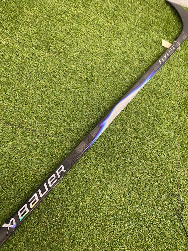 Bauer Vapor Flylite Hockey Stick Right Handed | P28 77 Flex (67")