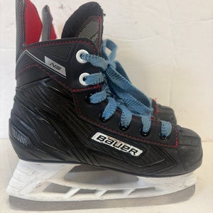 Black Bauer NS Hockey Skates Regular Width Size 1 (Used)