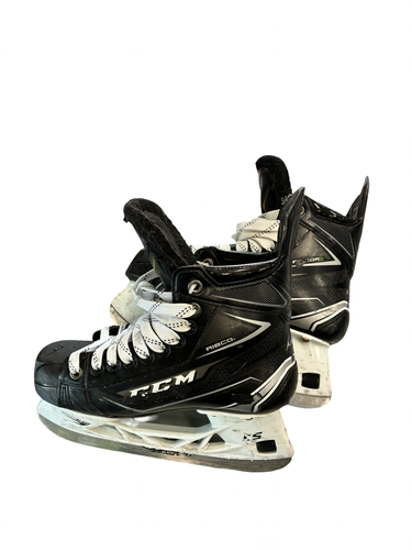 Used CCM MAXPRO Junior Hockey Skate Junior 04.5 11682-S000137038