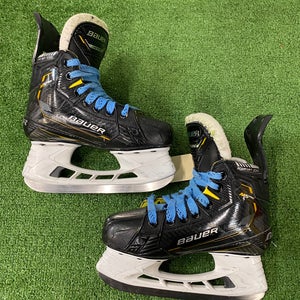 Bauer Supreme M5 Pro Hockey Skates | Junior Size 1 (Regular)
