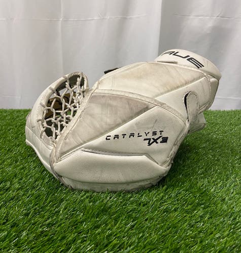 True Catalyst 7x3 Goalie Glove | Intermediate Regular
