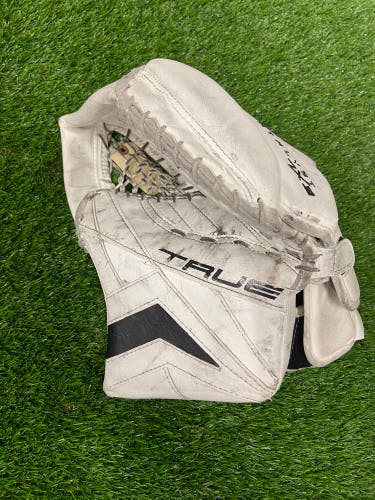 True Catalyst 7x3 Goalie Glove | Intermediate Regular