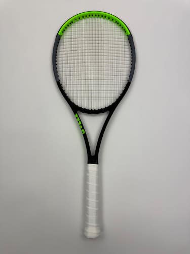 Wilson Blade 98 18x20 V7, 4 1/4 Excellent 9.5/10