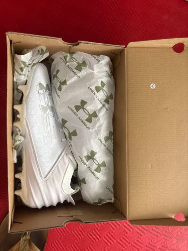 Men's Size M 12.0 (W 13.0) Adult Under Armour Molded Cleats Cleats (New)
