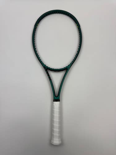 Wilson Blade 98 18x20 V9, 4 3/8 Good Condition