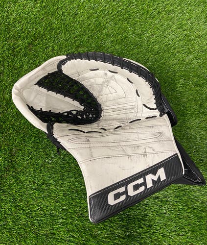 CCM Extreme Flex 7 Pro Goalie Glove | Senior Regular