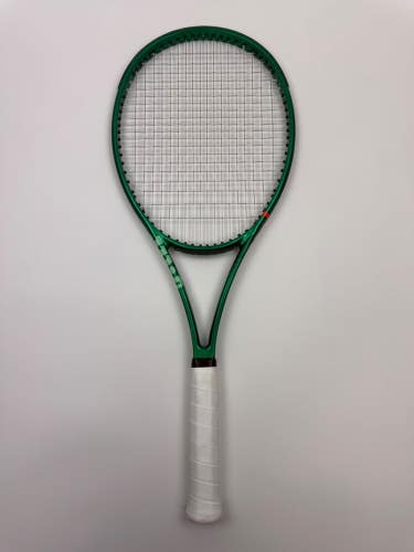 Wilson Blade V10 18x20, 4 3/8 Excellent 9.5/10