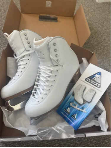 Jackson Ultima Evo Figure Skates B Adult 8.5 (Used)
