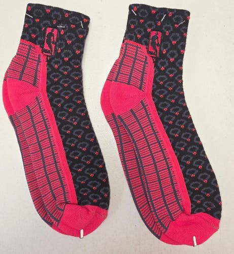 ST1 Mens NBA RED BLACK Logo Man Crew Socks Lot of 2 Pair LARGE New
