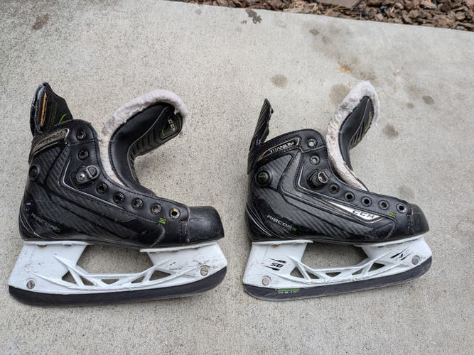 Used Junior CCM RibCor Pump Titanium Hockey Skates Size 2.5EE (extra wide)