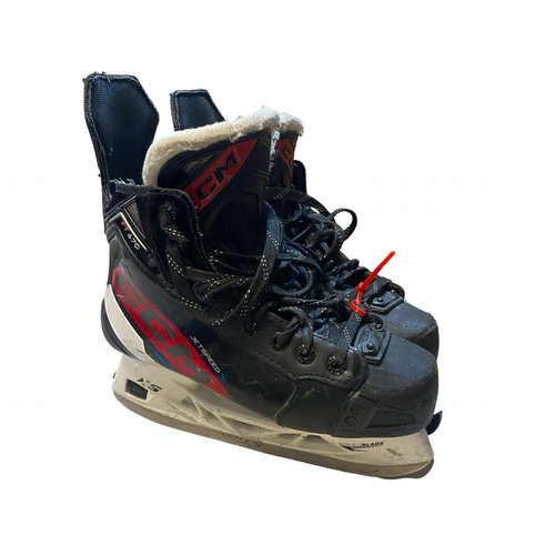 Used CCM JET SPEED Junior Hockey Skate Junior 03.5 11706-S000385862