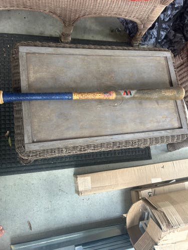 2022 M^Powered Hard 2 The Core 072 Maple BBCOR Certified Bat 28 oz 31" (Used)