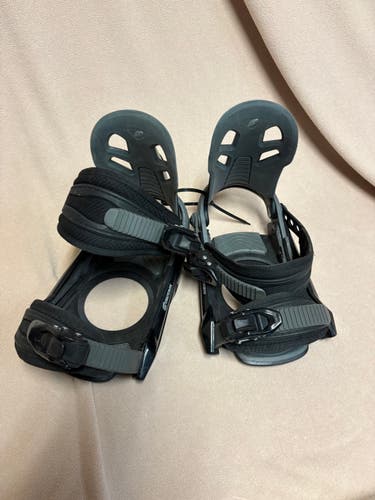 Small Crazycreek Snowboard Bindings (Used)