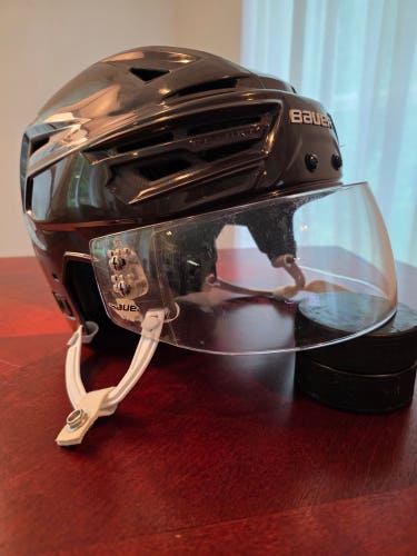 Senior Large Brown Bauer Re-Akt 150 Helmet Boston Bruins Pro Stock (Used)