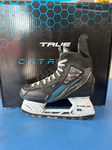 2021 True TF9 Hockey Skates Regular Width Size 4.5 (Used)