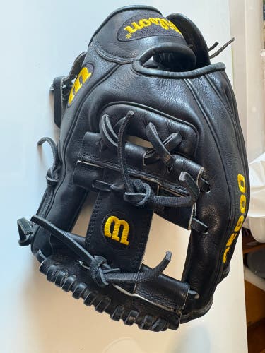 Wilson A2000 DP15 RH Infield Baseball Glove 11.5" (Used)