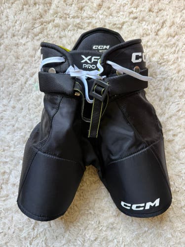 Youth Medium CCM Hockey Pants (New)