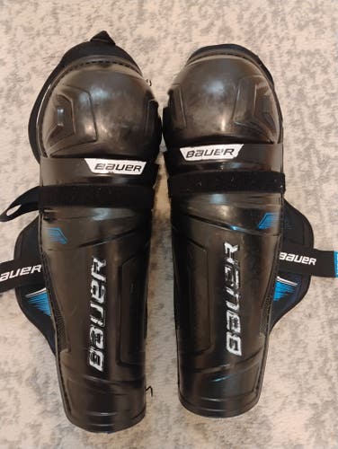 Intermediate Bauer 14 Shin Pads (Used)