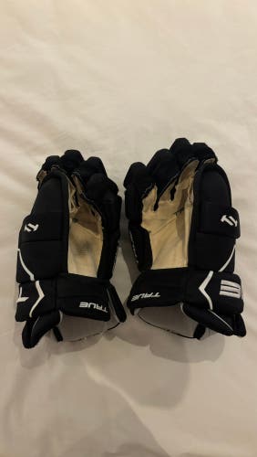 True Catalyst 5x3 Gloves 11" (New)
