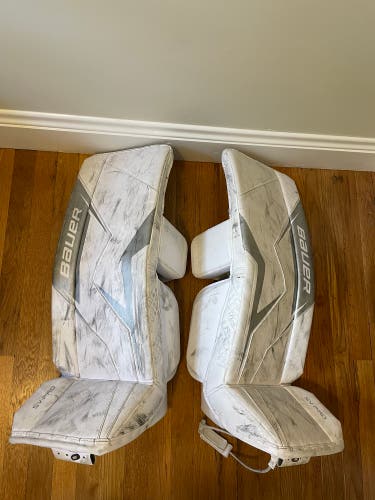 32" Bauer Sv-Pro Goalie Leg Pads (Used)
