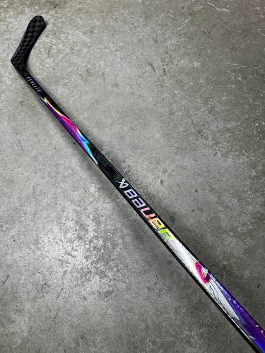 77 Flex P92 Senior Bauer Flylite Right Hand Hockey Stick Pro Stock (Used)