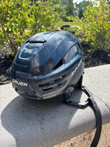 Large Bauer Re-Akt 90 Helmet (Used)