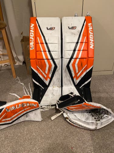 33" 2024 Vaughn VX1 Pro Carbon Regular Goalie Full Set (Used)