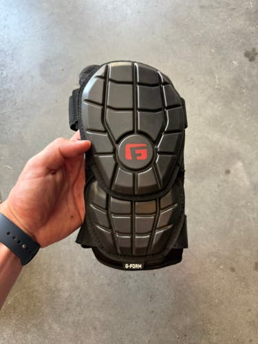 Black G-Force Elbow Guard (Used)
