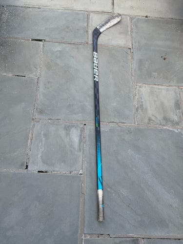 Junior Bauer Nexus Geo Right Handed Hockey Stick P88 40 Flex (Used)