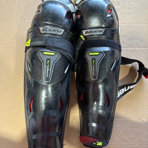 Bauer Vapor Hyperlite Senior Shin Pads 17"
