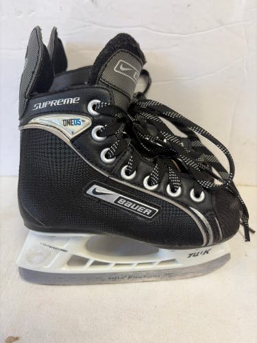 Black Bauer Supreme One05 Hockey Skates Regular Width 10 (Used)